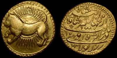 Jahangir zodiac gold coin, zodiac mohur. Obverse: Lion, LEO. Lion charging left in radiate sun. Reverse: Persian legend, AH year 1031, regnal year 17, Agra mint.